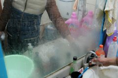 玻璃鏡子長期水紋如何清洗？